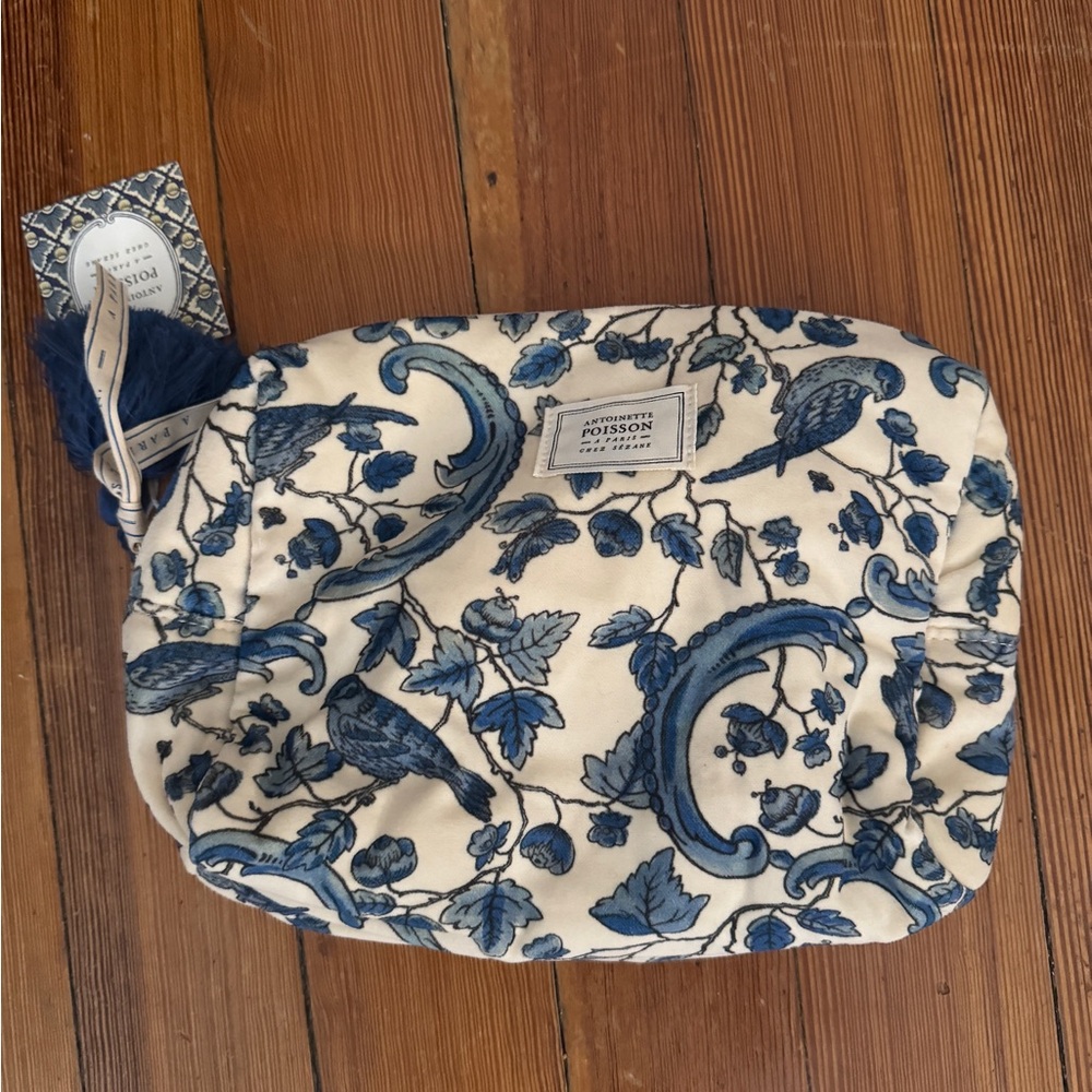Sézane x Antoinette Poisson NWT Toiletry Bag in Blue Birds Print - Picture 4 of 5